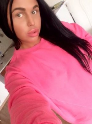 Транссексуалка Маша